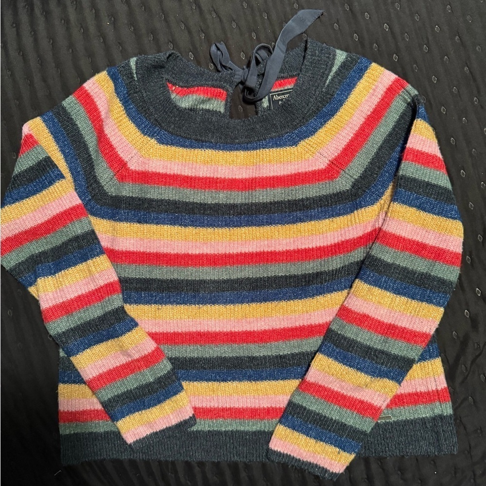 Abercrombie & Fitch sweater - Picture 2 of 5